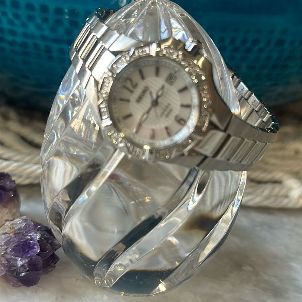 Seiko Coutura 100m Swarovski Crystal Watch